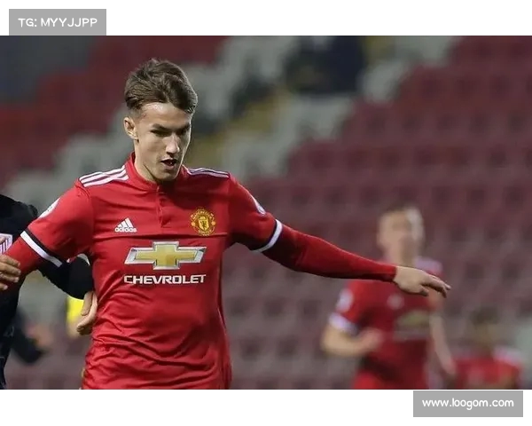 曼联重建之路：从青训到转会市场的战略布局与未来展望