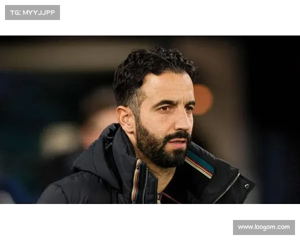 阿莫林两度领先被追平低头沉思后重返场边指挥决胜时刻