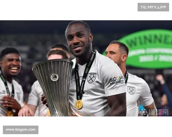 安东尼奥合同到期离开效力十年的西汉姆联开启新征程